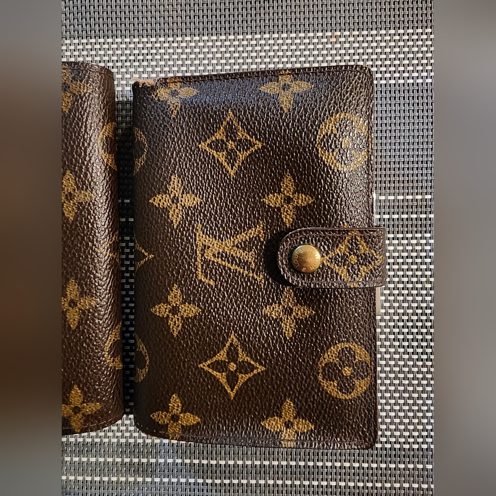 🔥BUNDLE 3 Authentic LOUIS VUITTON Wallets 🔥Great deal! Don't miss this chance! - Picture 6 of 16